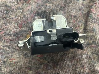 bontott VW SHARAN Csomagtérajtó Zárszerkezet