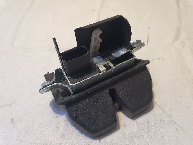 bontott VW SHARAN Csomagtérajtó Zárszerkezet