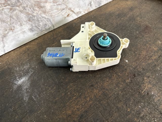 bontott VW SHARAN Jobb első Ablakemelő Motor