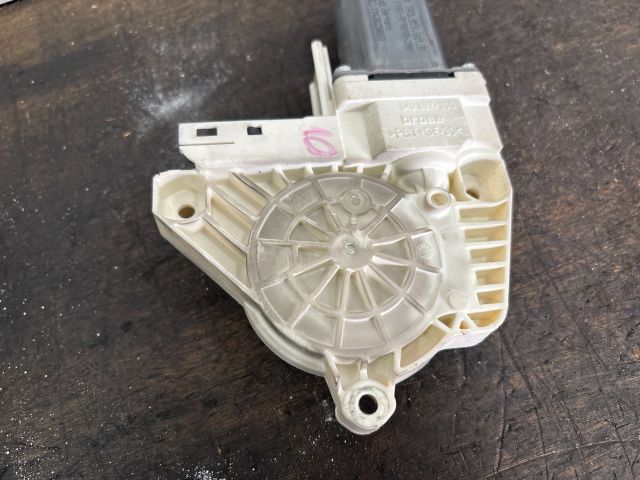 bontott VW SHARAN Jobb első Ablakemelő Motor