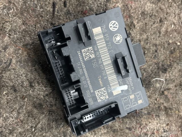 bontott VW SHARAN Jobb első Ajtó Vezérlőegység