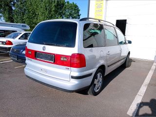 bontott VW SHARAN Jobb első Dobbetét (Kerékjárati, Műanyag)