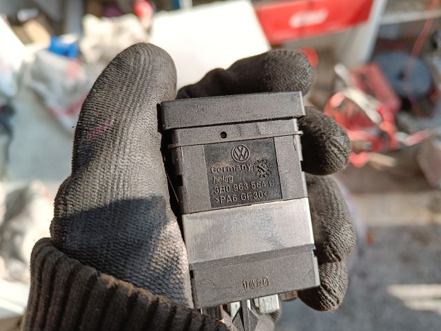 bontott VW SHARAN Jobb első Ülésfűtés Kapcsoló