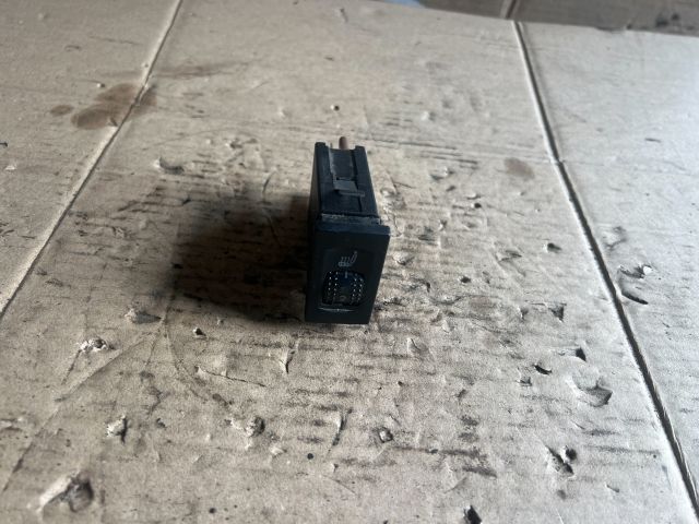 bontott VW SHARAN Jobb első Ülésfűtés Kapcsoló