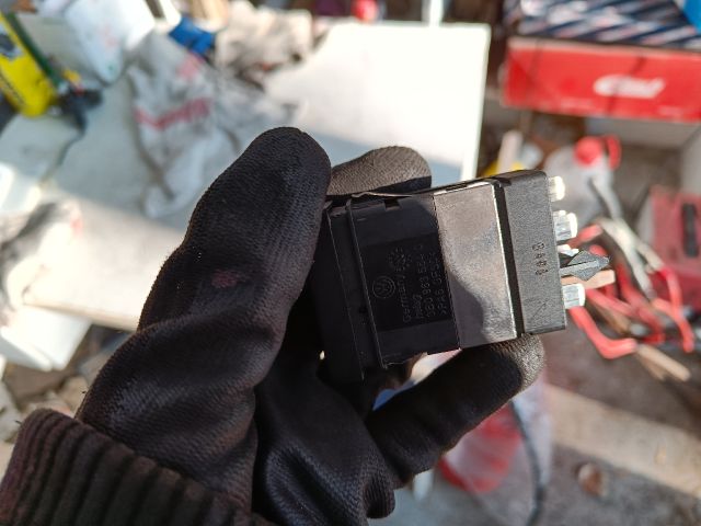 bontott VW SHARAN Jobb első Ülésfűtés Kapcsoló