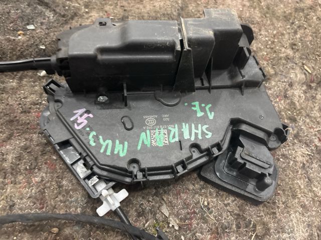 bontott VW SHARAN Jobb első Zárbetét