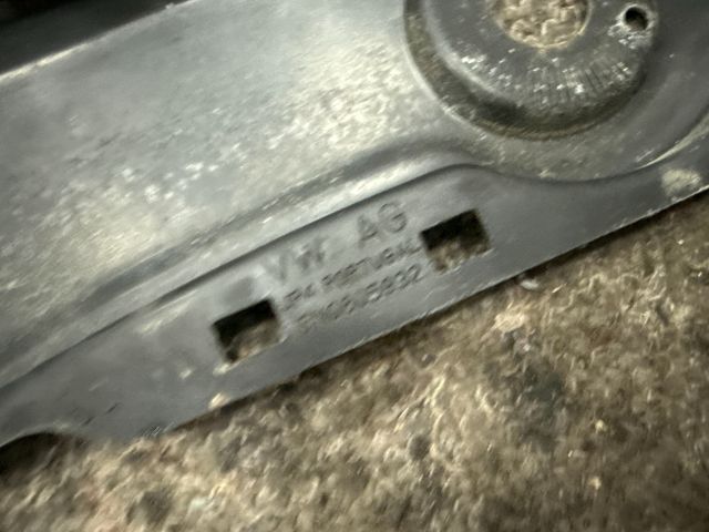 bontott VW SHARAN Jobb Fényszóró Tartó