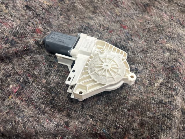 bontott VW SHARAN Jobb hátsó Ablakemelő Motor