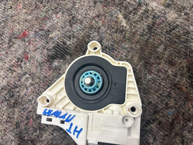 bontott VW SHARAN Jobb hátsó Ablakemelő Motor