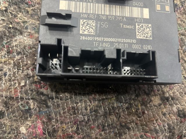 bontott VW SHARAN Jobb hátsó Ajtó Vezérlőegység