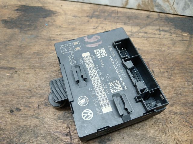 bontott VW SHARAN Jobb hátsó Ajtó Vezérlőegység