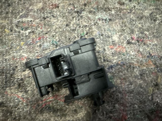 bontott VW SHARAN Központizár Motor Tankajtó