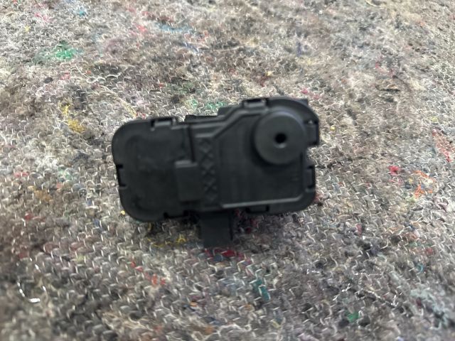 bontott VW SHARAN Központizár Motor Tankajtó