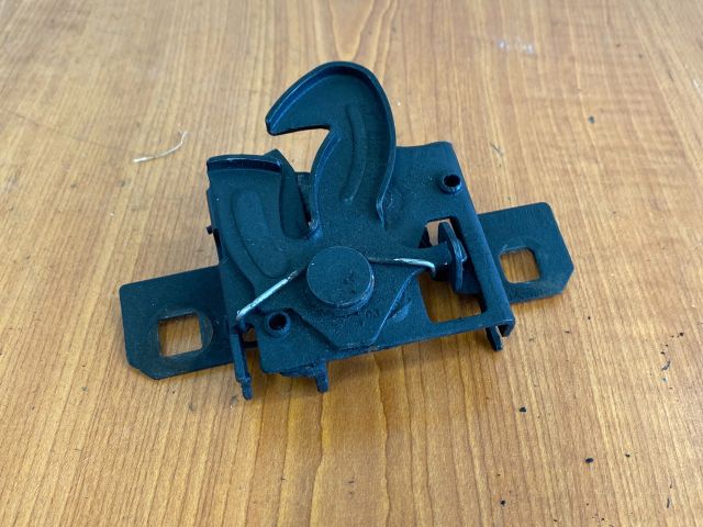 bontott VW SHARAN Motorháztető Zárszerkezet