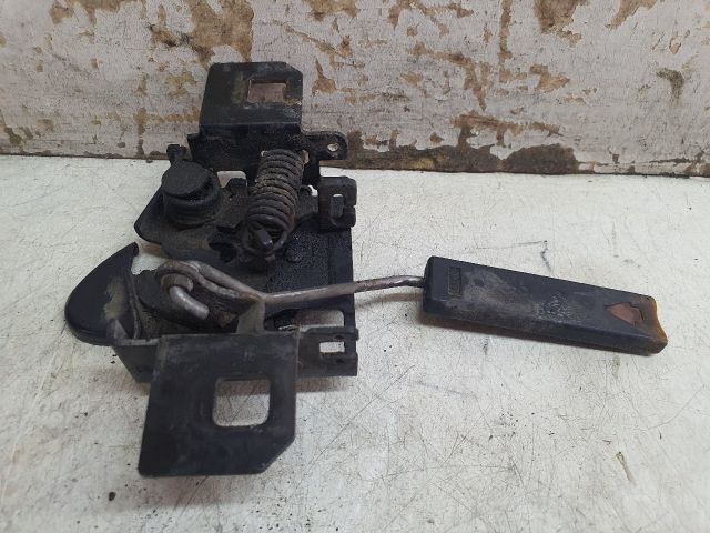 bontott VW SHARAN Motorháztető Zárszerkezet