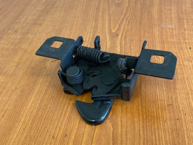 bontott VW SHARAN Motorháztető Zárszerkezet