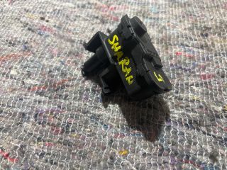 bontott VW SHARAN Tankajtó Nyitó Kar / Gomb