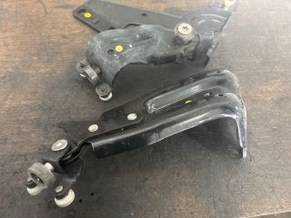 bontott VW SHARAN Tolóajtó Sín Görgő Szett