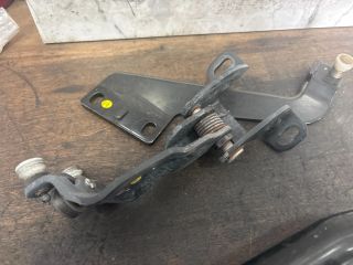 bontott VW SHARAN Tolóajtó Sín Görgő Szett