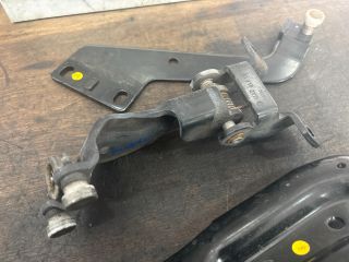 bontott VW SHARAN Tolóajtó Sín Görgő Szett