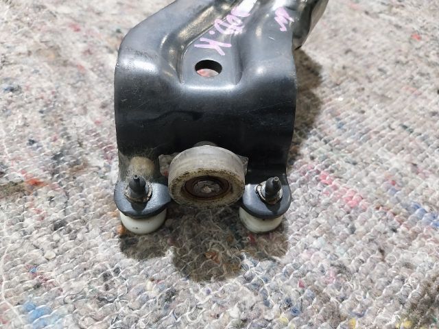 bontott VW SHARAN Tolóajtó Sín Görgő