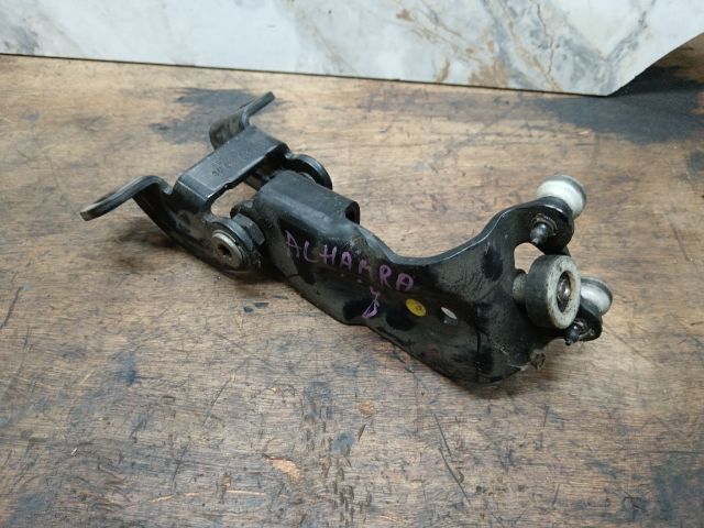 bontott VW SHARAN Tolóajtó Sín Görgő