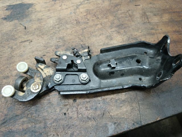 bontott VW SHARAN Tolóajtó Sín Görgő