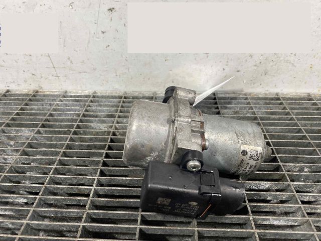 bontott VW T-ROC Vákumpumpa