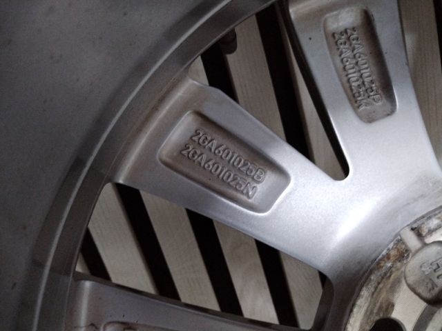 bontott VW T-ROC Alufelni Gumival (1 db)