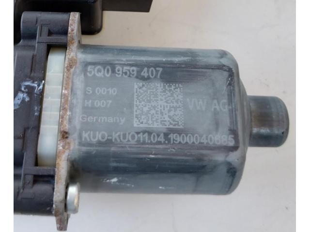 bontott VW T-ROC Bal hátsó Ablakemelő Szerkezet (Elektromos)