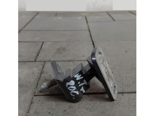 bontott VW T-ROC Csomagtérajtó Zsanér