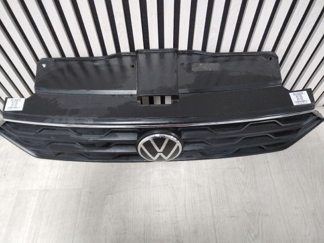 bontott VW T-ROC Hűtőrács