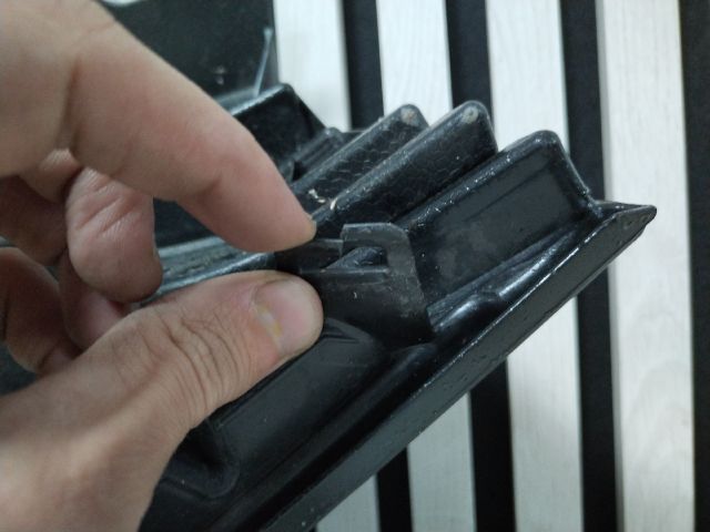 bontott VW T-ROC Hűtőrács