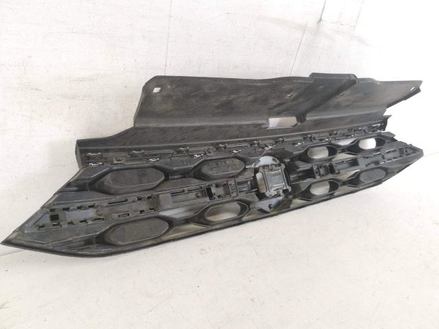 bontott VW T-ROC Hűtőrács