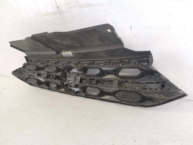 bontott VW T-ROC Hűtőrács