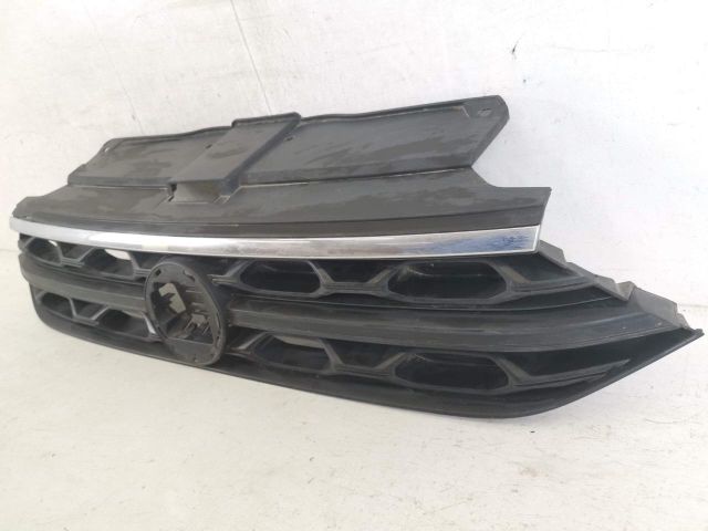 bontott VW T-ROC Hűtőrács