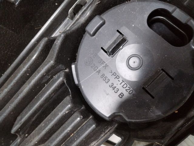 bontott VW T-ROC Hűtőrács