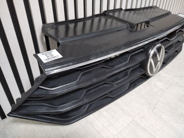 bontott VW T-ROC Hűtőrács