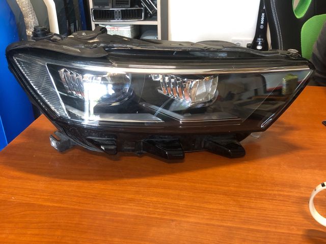 bontott VW T-ROC Jobb Fényszóró