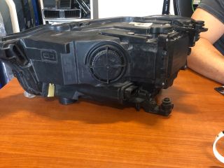 bontott VW T-ROC Jobb Fényszóró