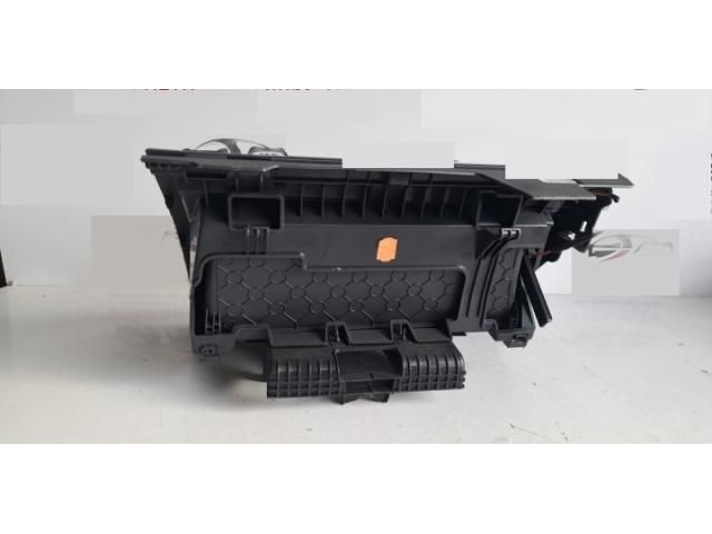 bontott VW T-ROC Kesztyűtartó