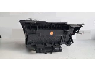 bontott VW T-ROC Kesztyűtartó