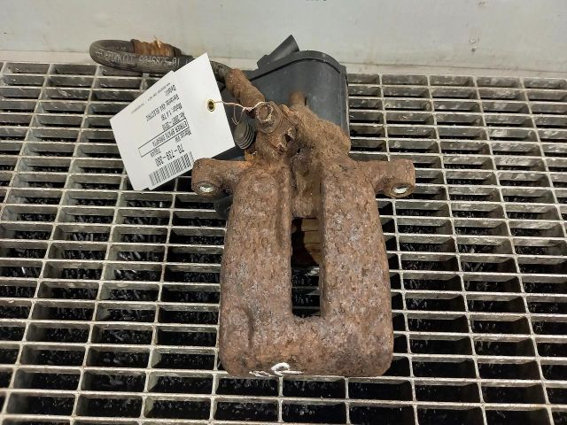 bontott VW TIGUAN Jobb hátsó Féknyereg Munkahengerrel