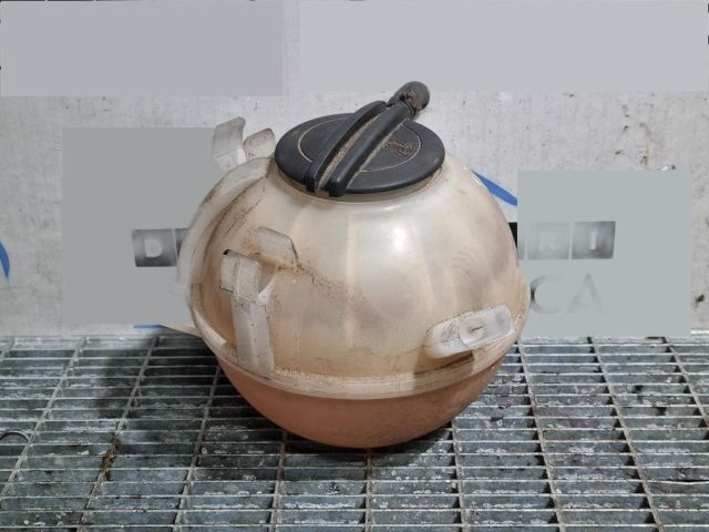 bontott VW TIGUAN Kiegyenlítő Tartály