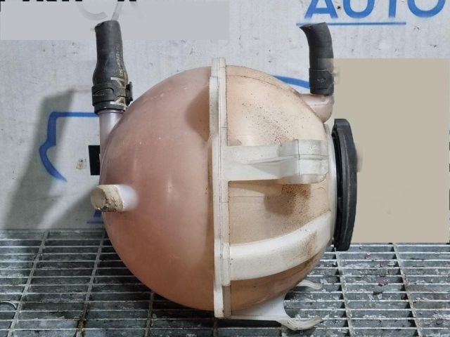 bontott VW TIGUAN Kiegyenlítő Tartály