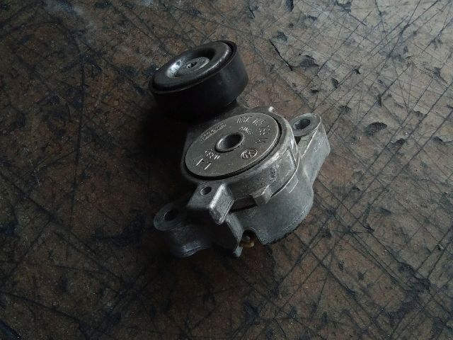 bontott VW TIGUAN Szíjfeszítő Görgő