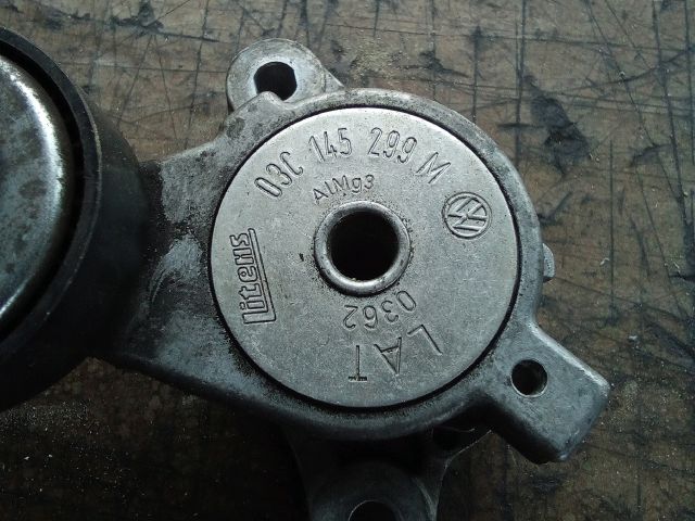 bontott VW TIGUAN Szíjfeszítő Görgő