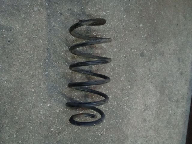 bontott VW TIGUAN Bal első Rugó