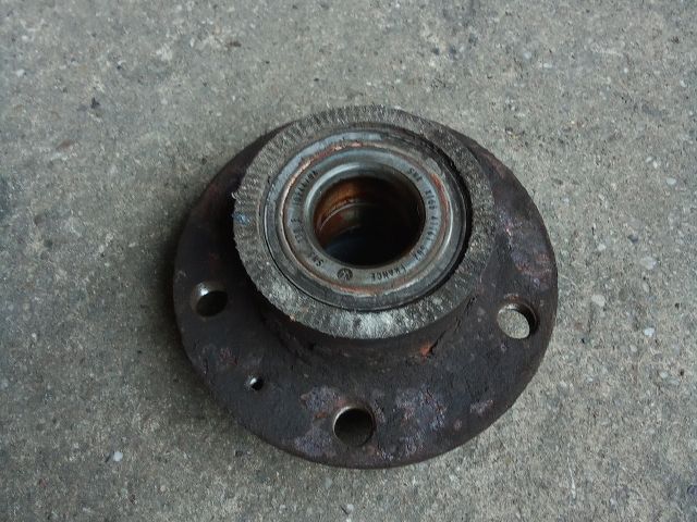 bontott VW TIGUAN Bal hátsó Kerékagy