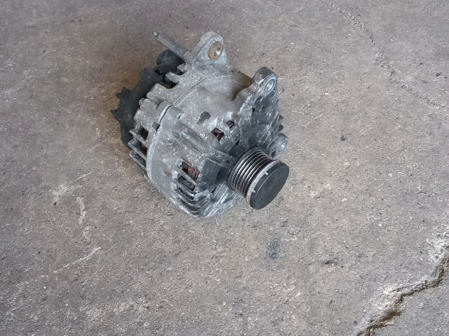 bontott VW TIGUAN Generátor